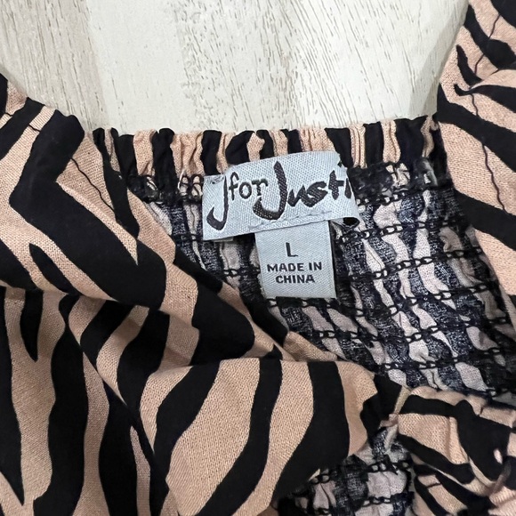 Bow front Animal Print midi dress - Picture 7 of 8